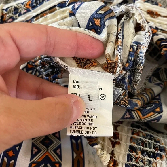 Women’s high waist white Aztec print lightweight shorts Large - Picture 4 of 4